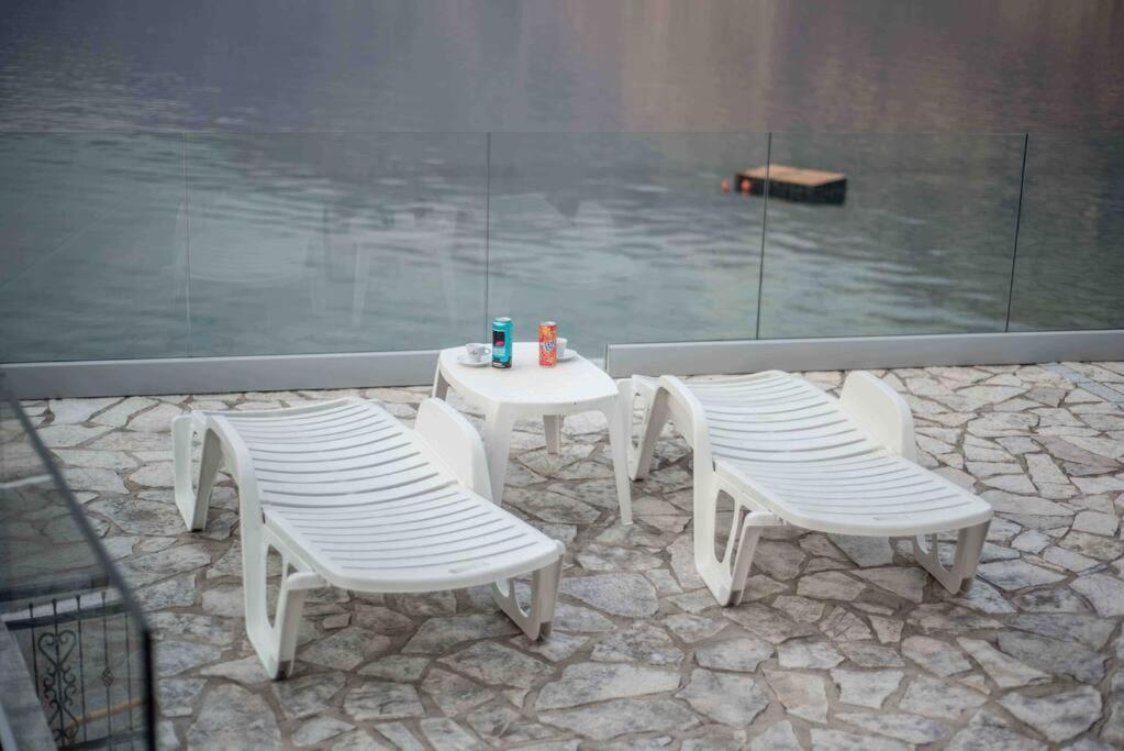 Modern Waterfront 3-Bed Apartment Donja Kostanjica Exterior photo